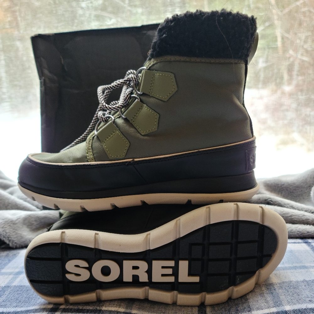 Sorel Explorer Carnival women's size 6